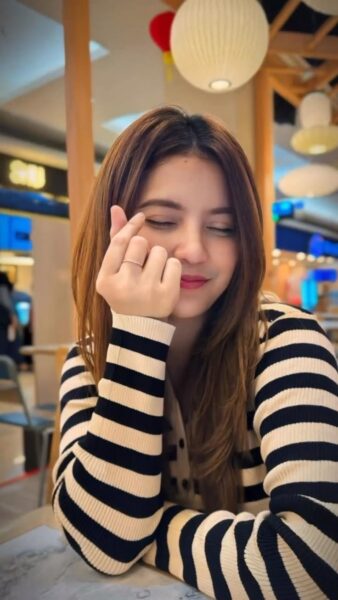 Best Girls DP 2025: 1000+ High-Quality Images, Photos & Profile Pictures this one - LatestImage.com – Download High-Quality Free Images & Wallpapers Beautiful WhatsApp girl pic 1