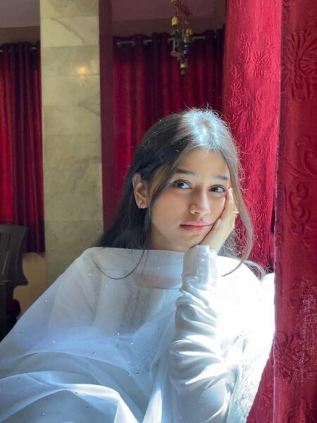 Best Girls DP 2025: 1000+ High-Quality Images, Photos & Profile Pictures this one - LatestImage.com – Download High-Quality Free Images & Wallpapers Simple girl pic 13